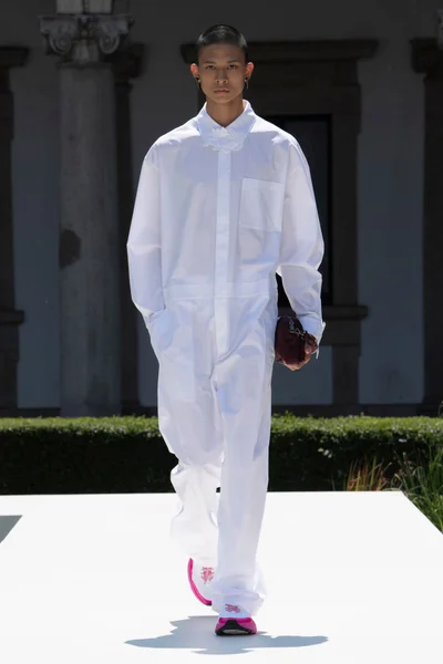 Look 4